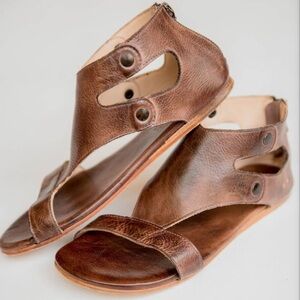 Bed Stu Soto Teak Rustic Brown Flat Cutouts Rivets Leather Sandals Size 7 NWT